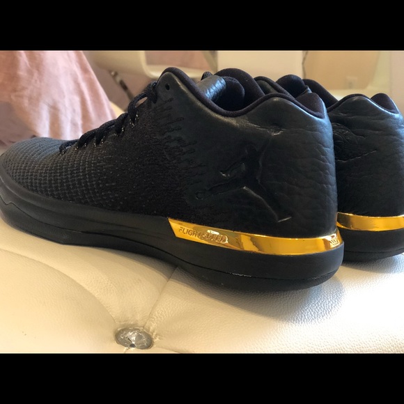 Air Jordan XXX1 Low Triple Black - Picture 2 of 5
